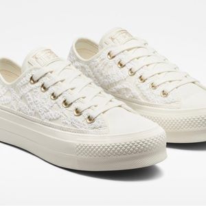 Woman Chuck Taylor All StarLift Platform Daisy Cord White/Egret sneakers 8. NIB